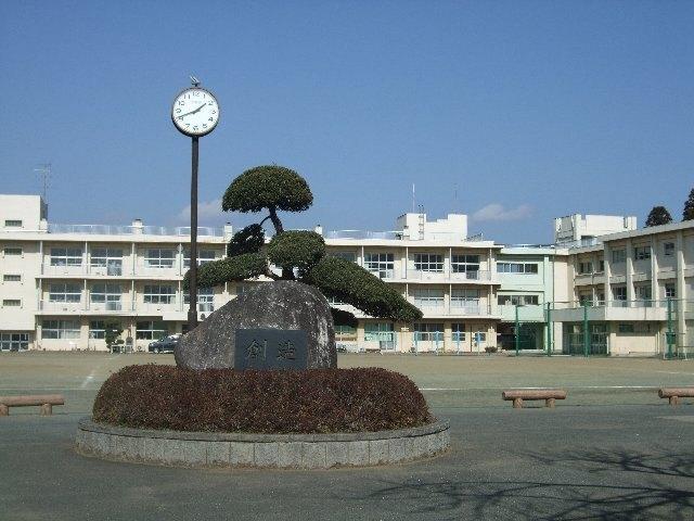 千葉市立誉田中学校：2253m