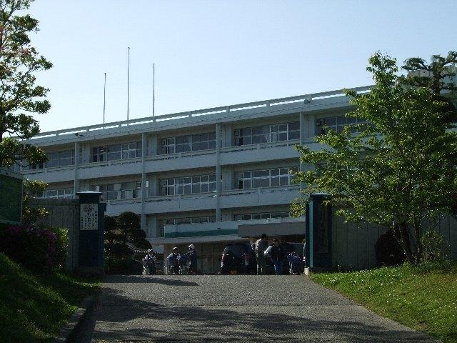 大網白里市立大網中学校：1385m