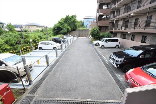 コスモ土気(リハウス) 駐車場