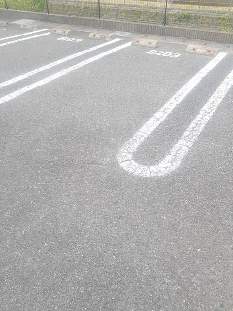 メゾンラルジュ　Ｂ（203） 駐車場