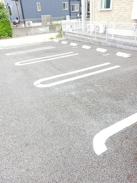 サン　ヴェール　大芝　Ⅲ　Ａ（102） 駐車場