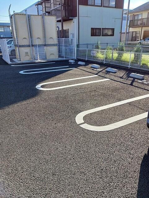 グレースコートⅧ（102） 駐車場
