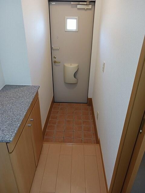 シルフィード　ティアラ（101） 玄関