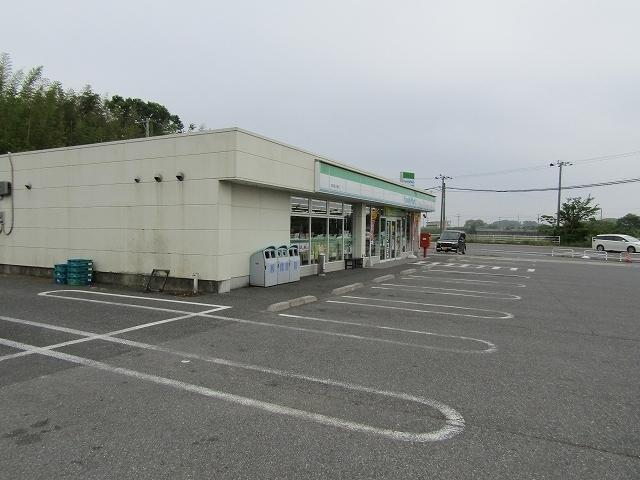 ファミリーマート茂原新小轡店：850m