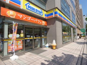 ミニストップよこはま吉田町店：144m