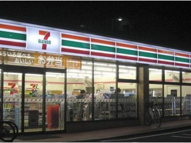 セブンイレブン横浜東本郷5丁目店：93m