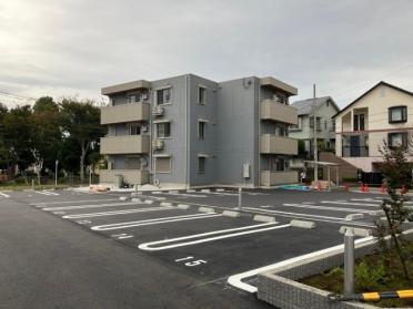 閑静な住宅街に立地