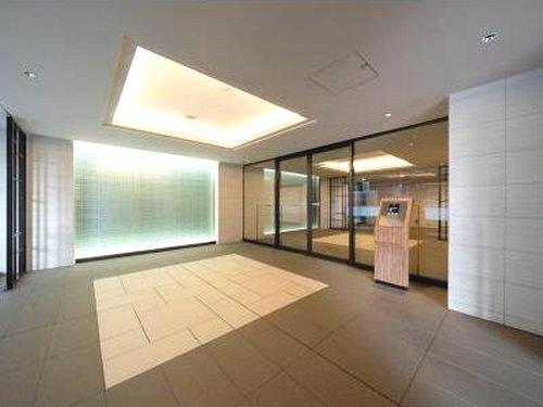 �G���g�����X�ł�