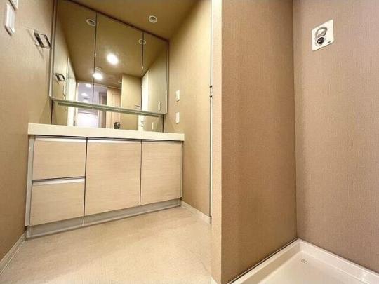 �Ɨ����ʑ�