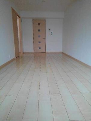 ���r���O