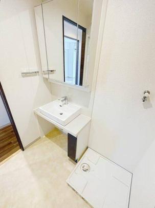 ���r���O