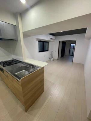 ���r���O