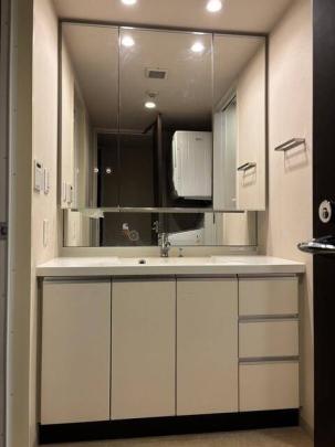 �l�C�̓Ɨ����ʏ�