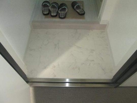 広い玄関スペース