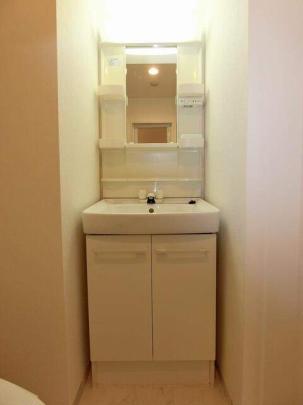 �l�C�̓Ɨ����ʏ�