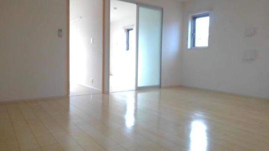 ���r���O