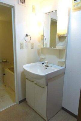 �l�C�̓Ɨ����ʏ�