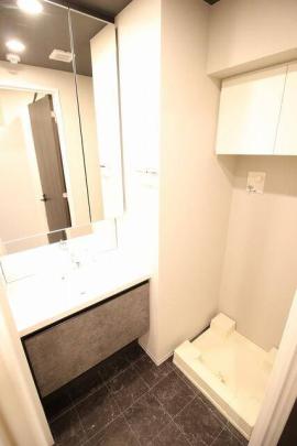 �l�C�̓Ɨ����ʏ�