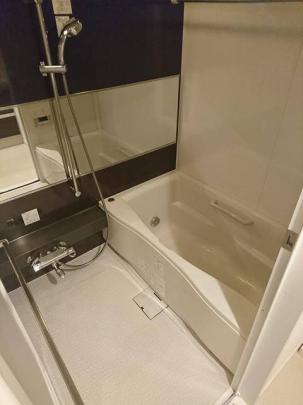 �o�X���[��