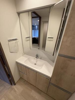 �Ɨ����ʑ�L��܂�