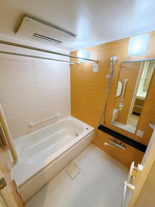 �o�X���[��