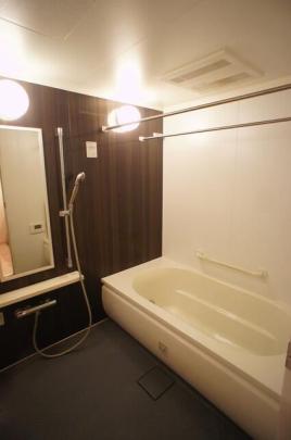 �o�X���[��