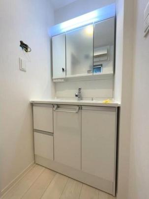 �Ɨ����ʑ�