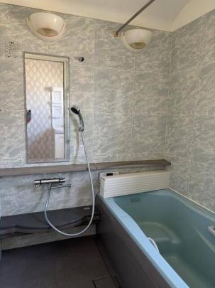 �o�X���[��