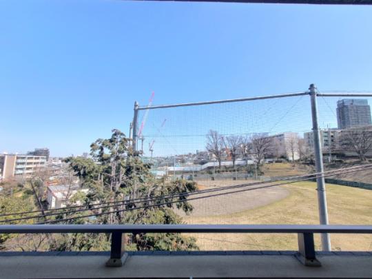 �o���R�j�[���ʂ̒��]