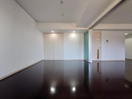 9.0���̍L���m��