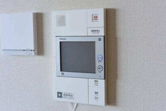 ���j�^�t���C���^�[�z��