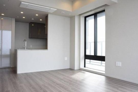 ���r���O