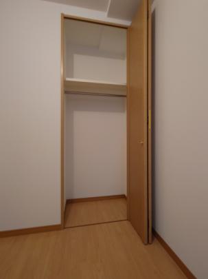 �T�[�r�X���[���̃N���[�[�b�g