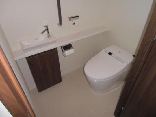 温水洗浄便座完備