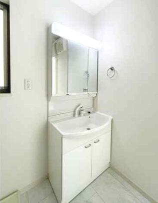 �l�C�̓Ɨ����ʏ�