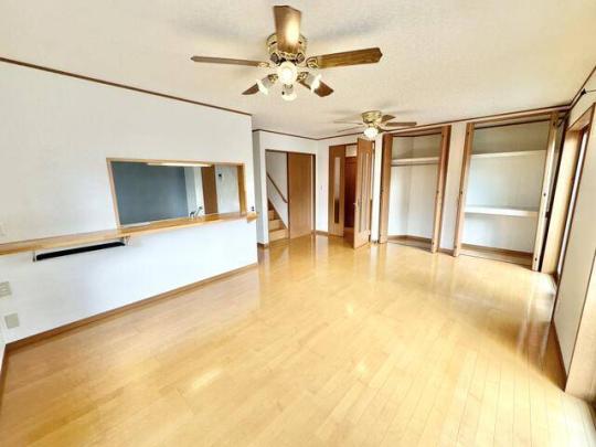 ���r���O