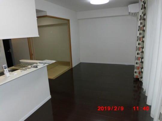 ���r���O