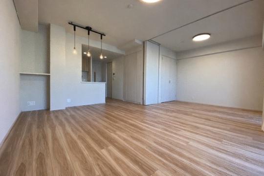 ���r���O