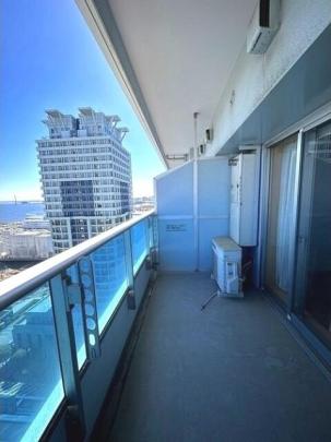 �o���R�j�[