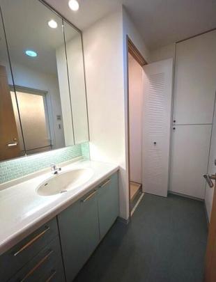 �Ɨ����ʑ�