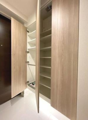 ���������@����