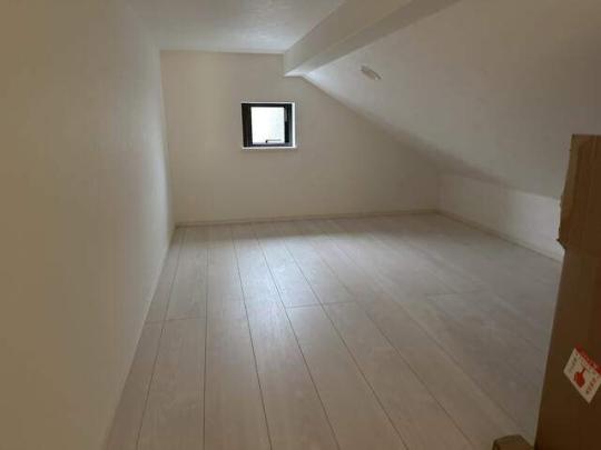 ���������[