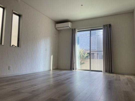 2�ʍ̌��̃��r���O