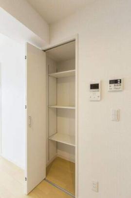 ���j�^�[�t���C���^�[�z��