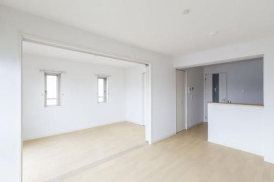 ���r���O