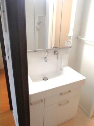 �l�C�̓Ɨ����ʏ�