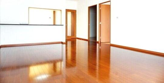 ���r���O