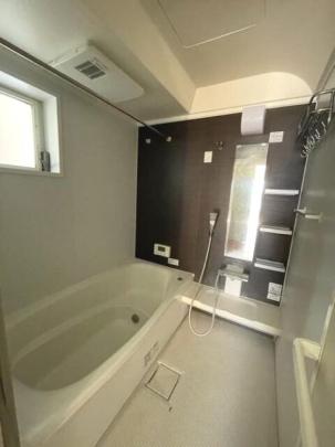 �o�X���[��