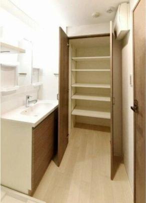 �Ɨ����ʑ�