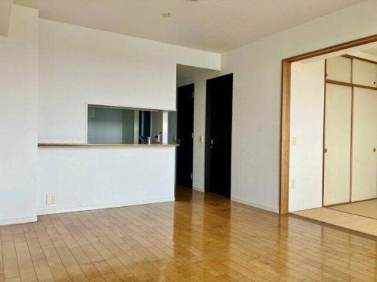 ���r���O